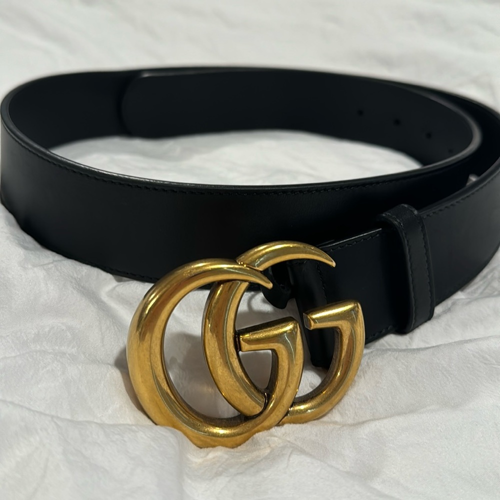 Black Gucci belt with gold buckle size 90/36